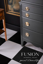 Load image into Gallery viewer, Wellington