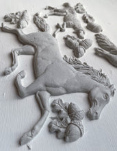 Load image into Gallery viewer, IOD Horse & Hound Mould